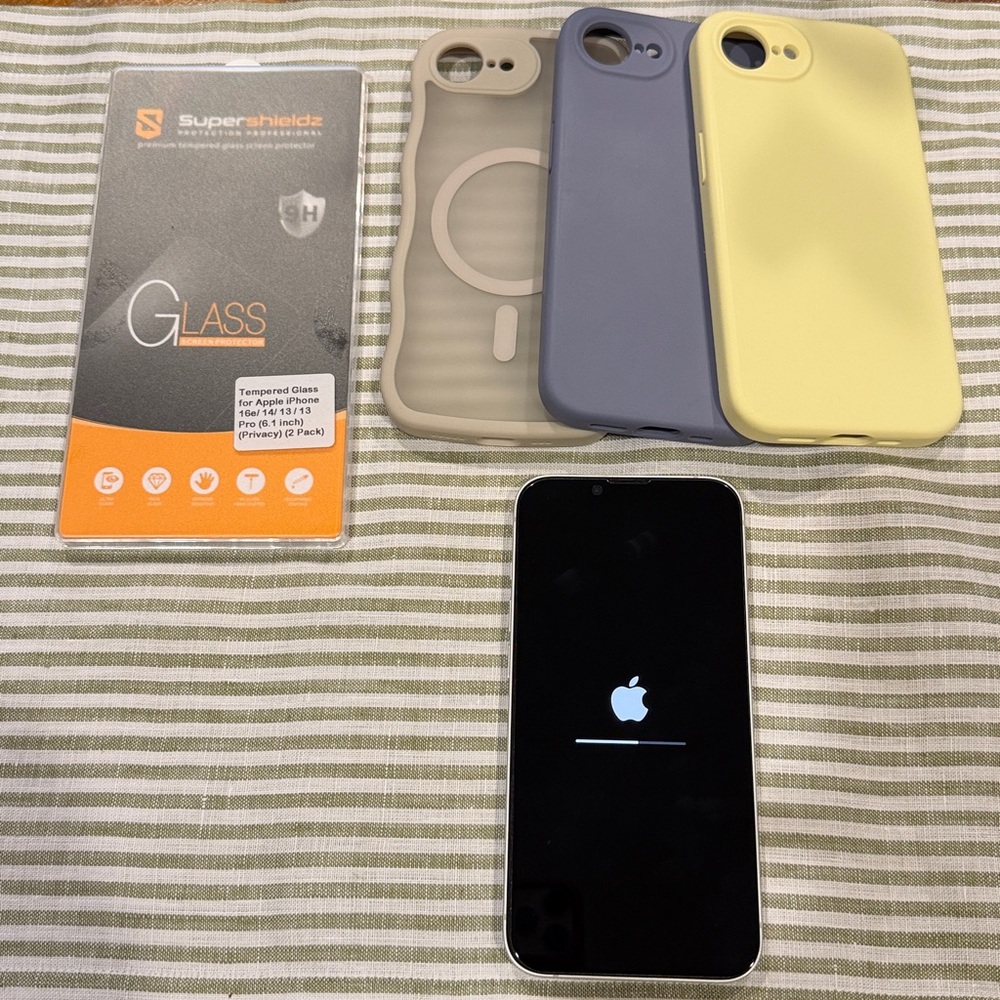 iPhone 16e Bundle - EUC